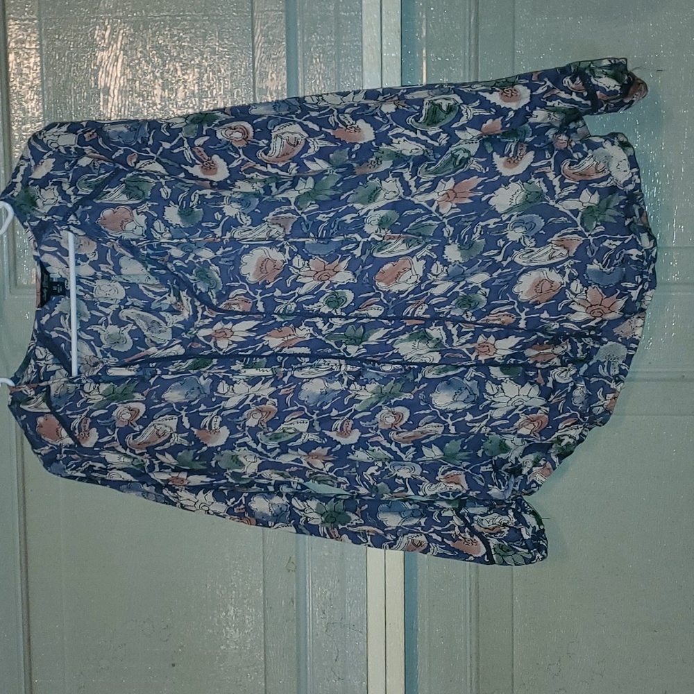 Never worn M women's Lucky Brand FloralFlowy Blouse